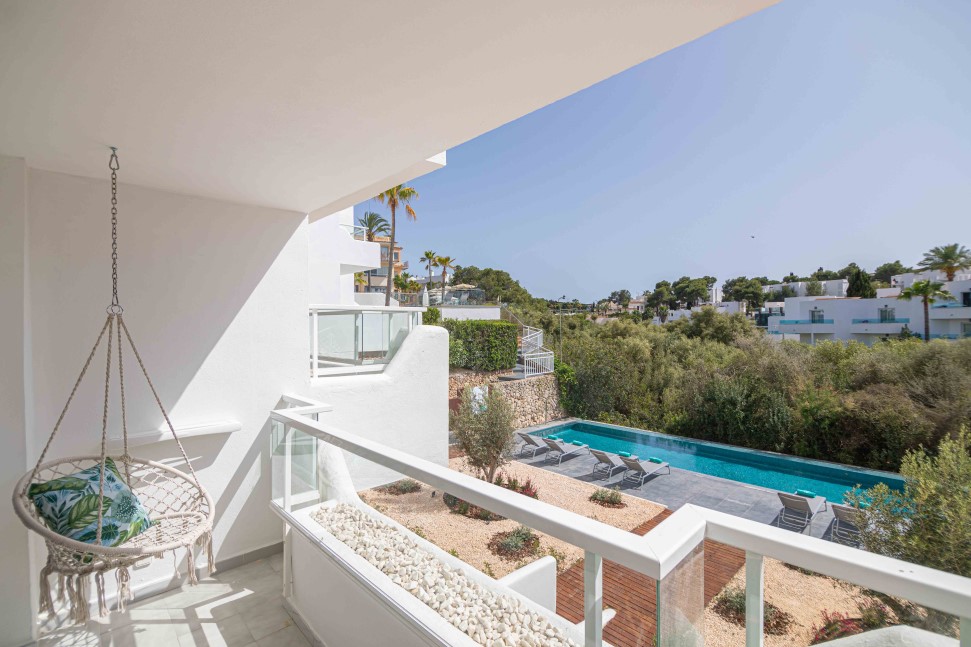 Doppelbett superior apartment mit zugang zum pool marsenses natura olea hotel