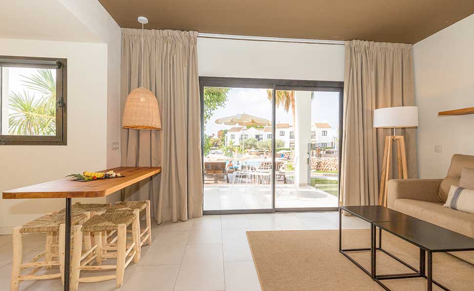 helles Wohnzimmer Superior Suite mit Poolblicka marsenses paradise club hotel