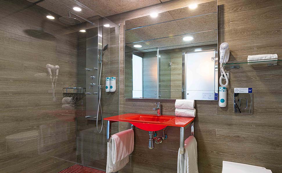 baño Apartamento Vista Mar marsenses rosa del mar hotel spa baño completo Apartamento Vista Mar marsenses rosa del mar hotel spa