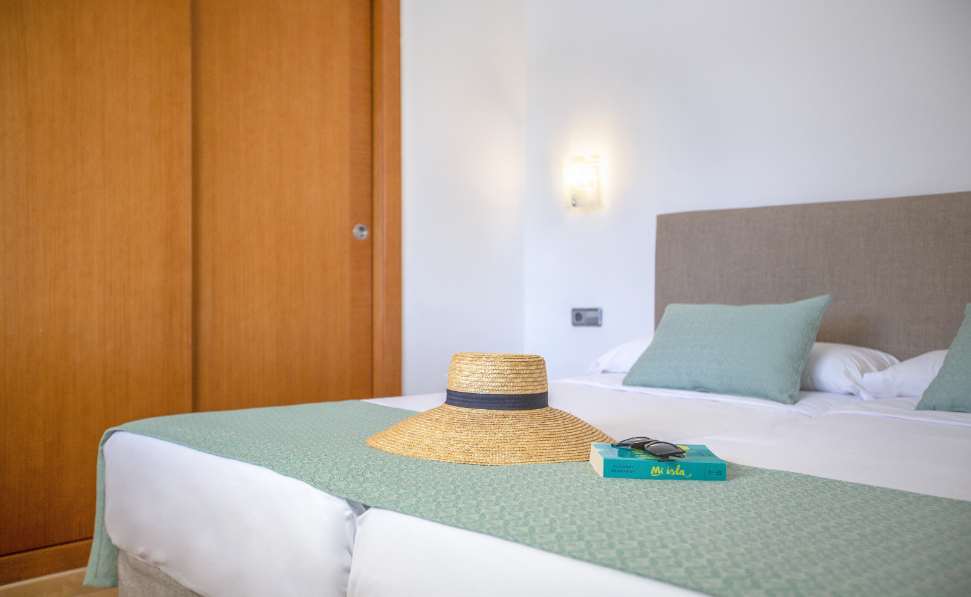 basic apartment marsenses ferrera blanca hotel