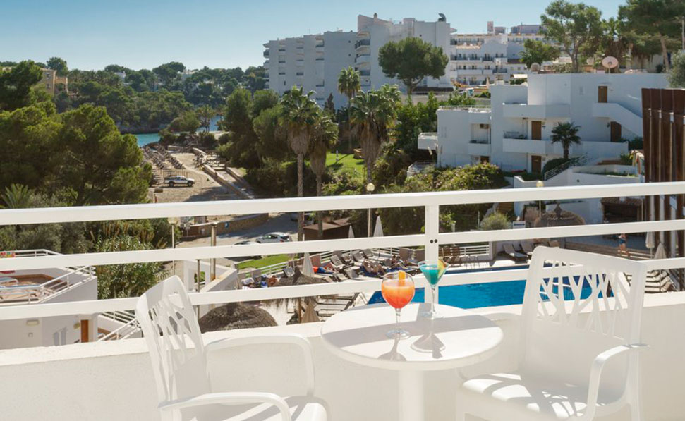 vues de la terrasse suite Marsenses Ferrera Blanca Hotel