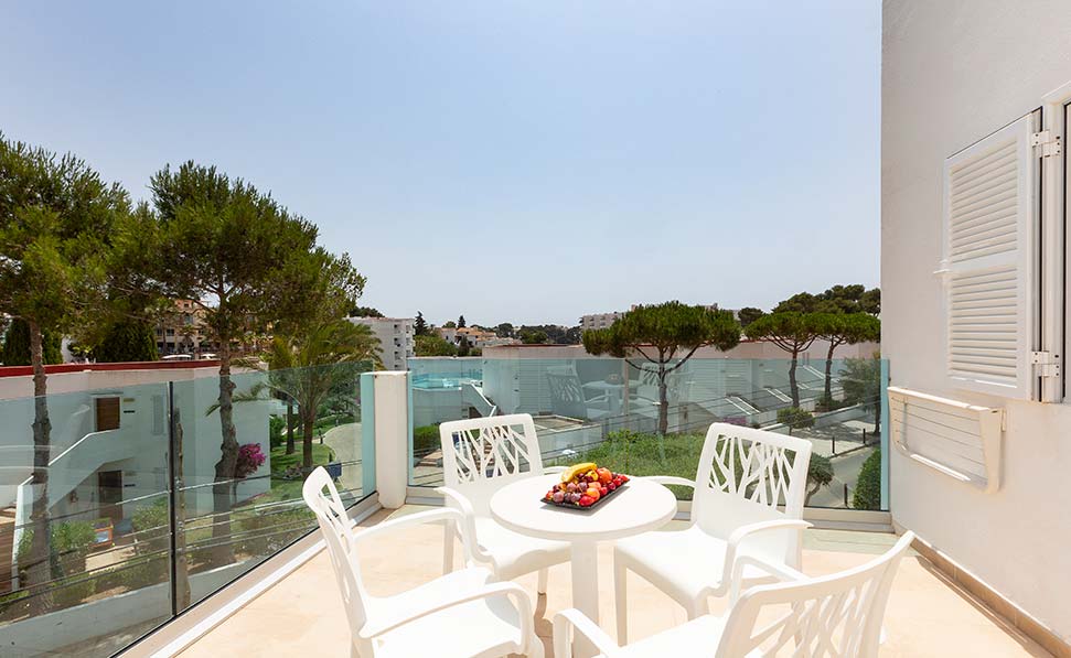 vues de la terrasse suite Marsenses Ferrera Blanca Hotel