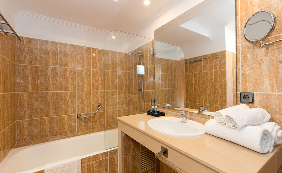 salle de bain Appartement une chambre marsenses paradise club hotel salle de bain complète Appartement une chambre marsenses paradise club hotel