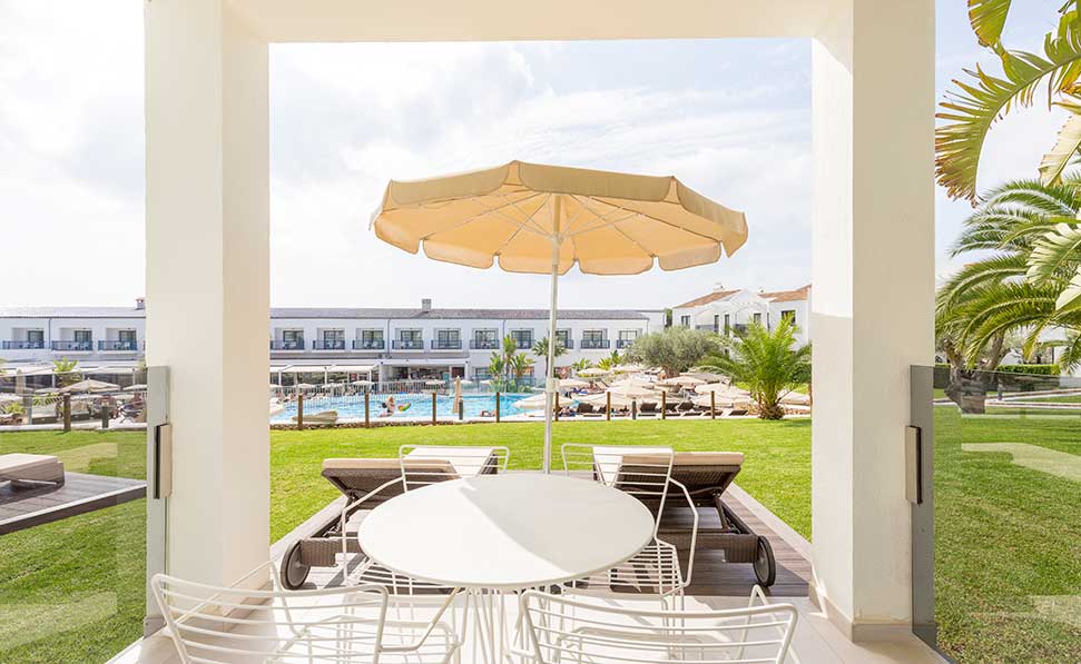 jardin Suite Supérieure Vue Piscine marsenses paradise club hotel vue sur la terrasse Suite Supérieure Vue Piscine marsenses paradise club hotel
