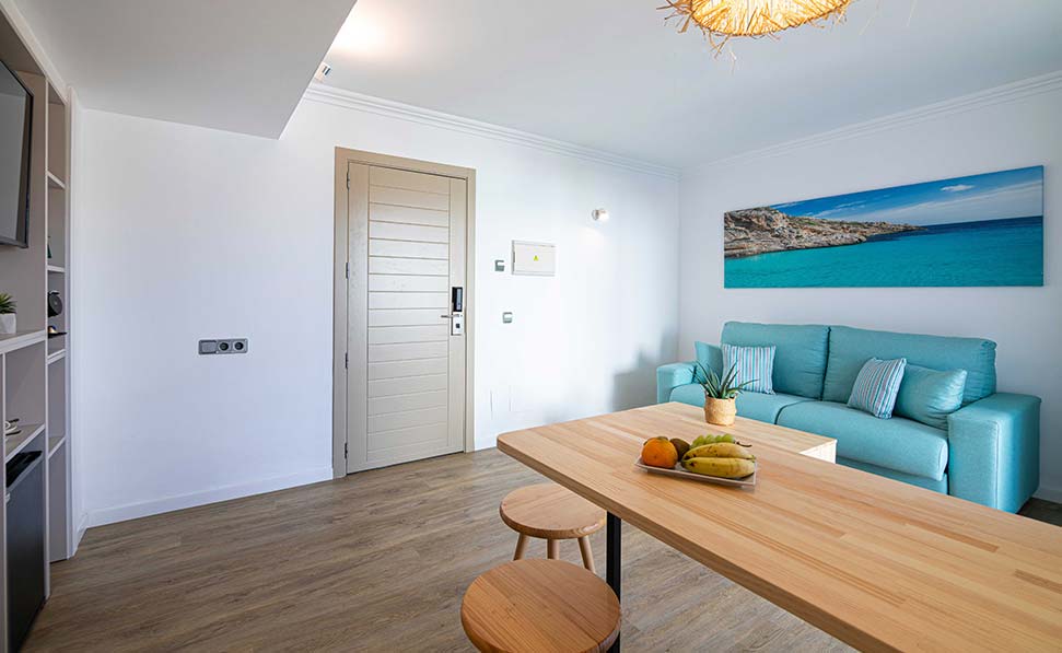 soggiorno sala da pranzo suite marsenses ferrera blanca hotel