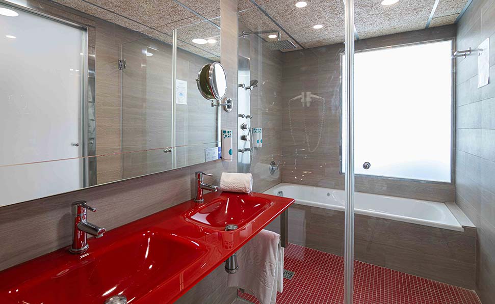 bagno completo junior suite marsenses rosa del mar hotel spa