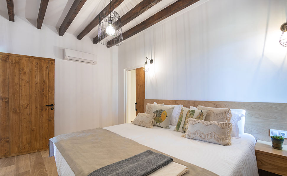 cama quarto perdiu marsenses cas metge matas villa quarto perdiu com vigas marsenses cas metge matas villa